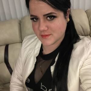 Meet your Posher, Ely